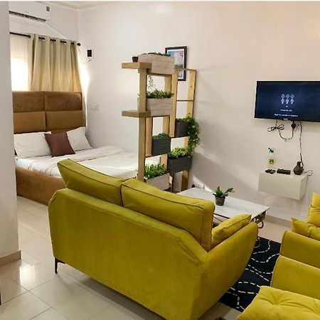 Cozy Studio Unit In Lekki Phase 1 - Kitchen, 24-7 Light, Wifi, Netflix Apartman Lagos Kültér fotó